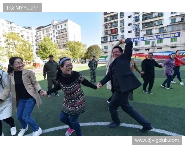 手拍球跳足球教学设计与实践探索:提高学生运动能力与团队协作技能 手拍球跳足球教学设计与实践探索:提高学生运动能力与团队协作技能