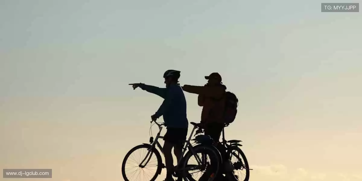 🎁【周边商城】限量潮品,把偶像的荣耀穿在身上!